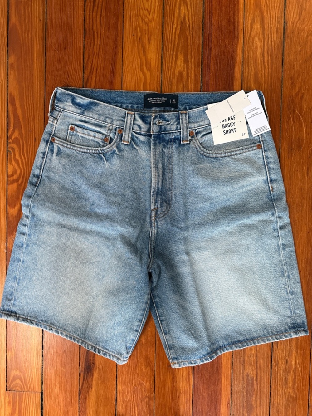 Abercrombie & Fitch Men's Light Wash Denim Baggy Shorts